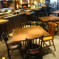 The Kitchen Salvatore Cuomo GINZA - 広々とした店内♪