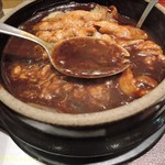 東京スタミナカレー 365  - スタミナドラゴンカレーのアップ。豚スタミナ焼きが入ってる。（2016/5/23）