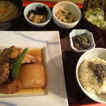四季自然喰処たちばな 新大阪本店 - 自然食。野菜と玄米定食