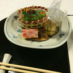 Fugetsurou - 八寸：海老山椒焼き、子持ち公魚煮、久能山の枝豆、手繰り湯葉真薯、サーモン蛇籠黄身寿司、夏野菜煮こごり茶巾