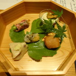 かま田 - ⑤八寸　水無月豆腐、手毬寿司、つばす山椒煮、阿波牛アスパラ巻、枝豆湯葉和え