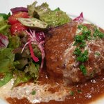 ビーフハンバーグステーキ　シャンピニオンソース