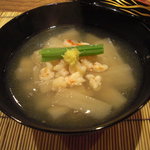 日本料理 とくを - 海老と芋茎の椀。