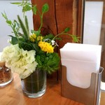 ブランカ - テーブルに飾ってあったのが生花でした！ステキ！