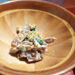 常盤館 - 白和え。すり胡麻の風味豊か、こんにゃくの一本一本が食感を主張します