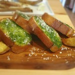 清祥庵 - 無理言って夜のメニューからガーリックトースト作ってもらった♡