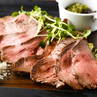 We are particular about Meat Dishes prepared in various ways based on Italian Cuisine.