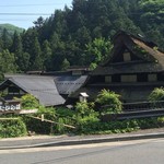 蛇の湯温泉　たから荘 - たから荘外観
茅葺屋根が特徴です