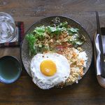 スピールカフェ 豊中 - ナシゴレンとスープ