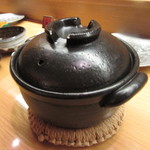 東京 なだ万 - 天丼、碾茶のごはんは土鍋で炊き立てのご飯が出された