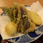 蕎麦料理 すみや - 季節野菜の天ぷら。