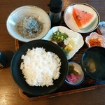 Itsutsuya - 生シラス丼➕かき揚げ1100円➕620円