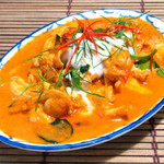 Stir-fried chicken with red curry paste: Paneng Gai