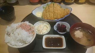 Yuushokutei - 日替わり(豚ロースカツ定食)￥880