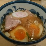 中華そば 青葉 - 特製つけ麺つけ汁
            魚介と動物のＷ出汁が利いて美味しかった！