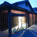 島生まれ島育ち 隠岐牛店 - 菱浦港より徒歩1分のところにあります。