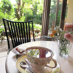 京都ギリシアローマ美術館 - 紅茶350円(2016.5月)。手元のみ許可済み