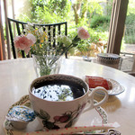 京都ギリシアローマ美術館 - コーヒー350円(2016.5月)。手元のみ許可済み