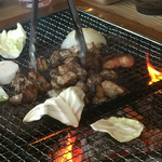 ろばたやき山ろく - 塩焼きは宮崎の地鶏焼き風に見えますね〜(^^)