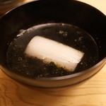 緒方 - 芋茎と海苔のお椀