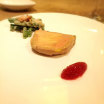 カラペティ・バトゥバ - フォアグラのテリーヌ　インゲンとクルミ  ルバーブのコンフィチュール