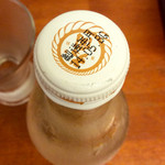 よってや - 日本酒1合瓶の蓋のアップ。大関に見えるが、いかにもな感じ。