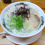 博多ラーメン 山桜 - 2016年6月19日(日)　ラーメン(ばりかた)620円