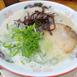博多ラーメン 山桜 - 2016年6月19日(日)　ラーメン(ばりかた)620円