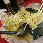壱発ラーメン - 20160619　ネギトロチャーシュー麺＋煮卵