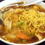 龍盛菜館 - 五目麺のアップ。