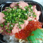 丼丸 - イクラねぎとろ丼
