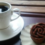 カザーナ・コーヒー - デカフェ＆ボンムーのフィナンシェ