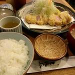 とん太 - 特ヒレカツ定食。