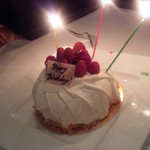 テーブル36 - お誕生日お祝いのケーキ