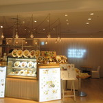 24/7 cafe apartment  - 福岡パルコ新館の３階にある女性に人気のお洒落なカフェレストランです。 