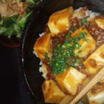 くいしんぼ茶屋 豪ちゃん - 豪ちゃん評判の 麻婆豆腐丼
