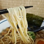 東京いまむら - 麺の持ち上げ