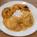 ヴェヌス サウス インディアン ダイニング - ランチビュッフェ(1000円) この日はチキンビリヤニ、エッグカリー、ネギとしめじ、ナスとカボチャと大根