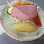 カレー幸 - ハム、トマト、キャベツ、パイン、オレンジと