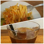 オルタッジョ  - ベーコンと野菜のトマトソースとアイスコーヒー