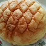 日日ベーカリー - 料理写真:メロンパン（115円）