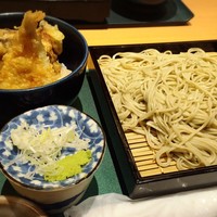 新潟名物 布のり蕎麦とおいしい酒菜 きなせや. 赤坂割烹店 - 
