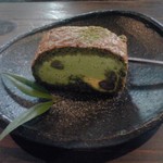 草々徒 - 濃い抹茶のロールケーキ