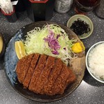 とんかつ檍 - 特上ロースかつ定食(2000円)