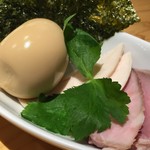 むぎとオリーブ - ​特製 鶏・煮干・蛤のトリプルSOBA(1180円)