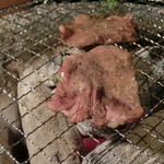 炭火焼肉・にくなべ屋 神戸びいどろ - 特選タン