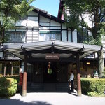 万平ホテル メインダイニングルーム - 旧軽井沢の森の中に佇むクラシックなホテル