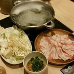 Tajimaya - 【2016年6月】豚バラ150ｇ、食べ放題の野菜