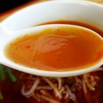 中華料理 美升 - 鶏＆豚骨ベースのスープに特製ラー油