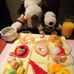 グルメバイキング オリンピア - デザートはどれも甘さ控えめでいくらでも食べられちゃう。ボキらが今まで行ったバイキングのお店では、
      メニューの豊富さ美味しさで、
      こちらの『オリンピア』が一番だと思います。